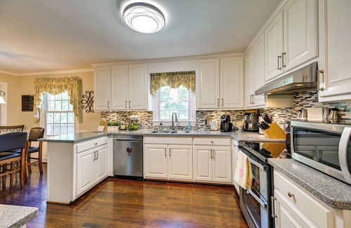 Martinsville House | Roomy Martinsville Vacation Rental w/Private Deck