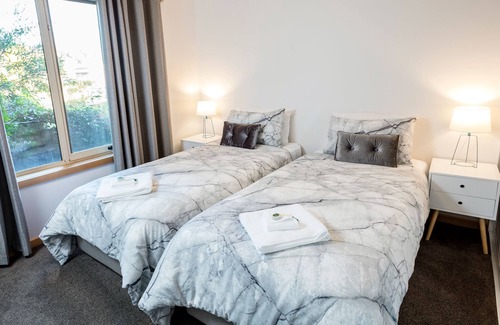 Railton House | Roomy modern 3-bedroom home