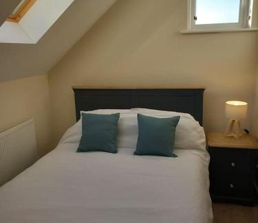 Beeston Apartment | Roomy Penthouse 2 double bed apartment - Spacious - Central Beeston - Free secure parking -