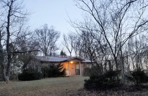 Benton House | Roomy Remote Cabin near Kentucky Lake