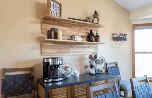 Sioux Falls House | Roomy Rendezvous: A 3BR Getaway