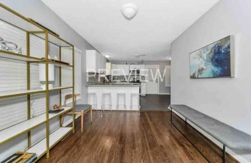 Oak Cliff House | Roomy Renovated Cottage