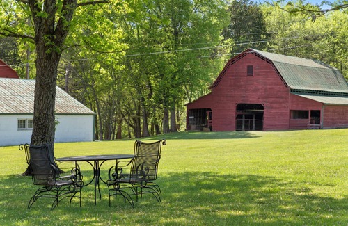 McMinn County House | Roomy - Sunroom - Near Wedding Venues - 9 Acres