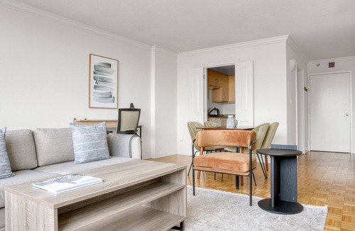 Fenway–Kenmore Apartment | Roomy Symphony 1BR w/Doorman & Business Center, near MFA, by Blueground