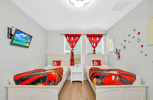 Bellavida House | Roomy Town Home, Mickey-Themed Bedroom! #4BV550