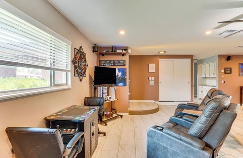 Drexel Heights House | Roomy Tucson Home w/Hot Tub & Pickleball Court!