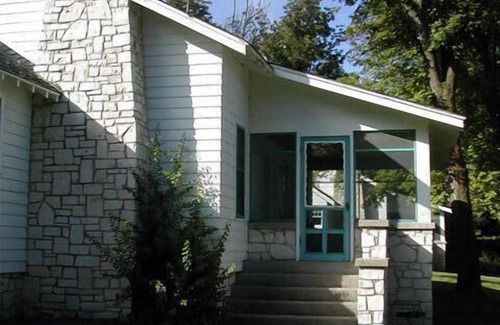 Egg Harbor House | Roomy Two Bedroom House Near Egg Harbor Marina