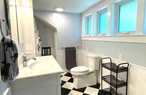 Moscow House | Roo’s Roost: 4 blocks to Main St!🤩