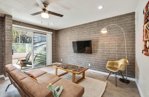 Evans Churchill Apartment | Roosevelt Row! 1 bedroom & pool!