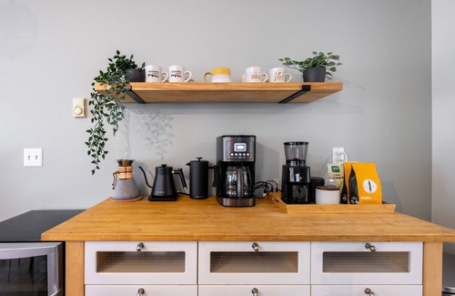 Roosevelt House | Roosevelt Townhome | Greenlake | UW | Lt Rail | Relax Unwind Recharge