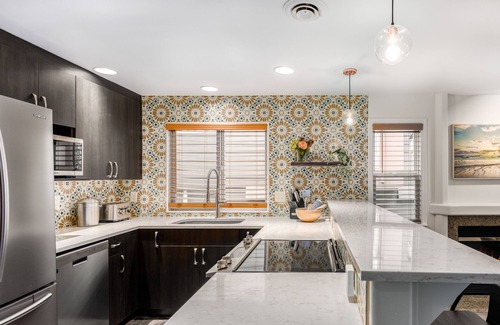 Roosevelt House | Roosevelt Townhome | Greenlake | UW | Lt Rail | Relax Unwind Recharge