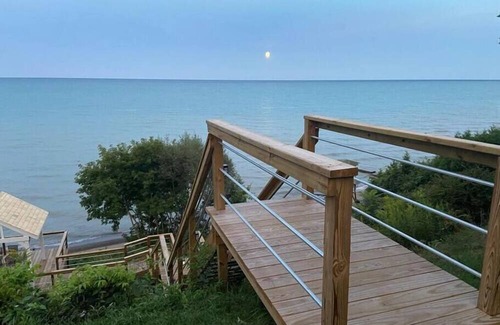 Carsonville House | Root 2 Rise Retreat is Lakefront and Sleeps 10!