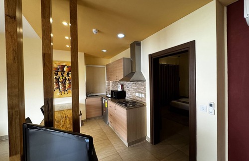 Osu Klottey Hotel | Roots Hotel Apartment