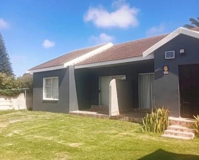 Port Elizabeth Apartment | Roots Self Catering Group Unit 3