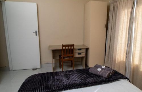 Port Elizabeth Apartment | Roots Self Catering Group Unit 3