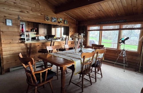 Adolphustown Cabin | Rooty’s Way in PEC