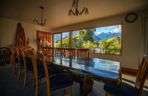 Fox Glacier Bed & Breakfast | Ropatinis Bed & Breakfast