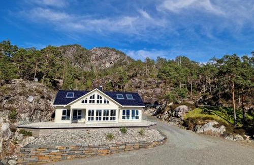 Suldal Villa | Ropeid Villa Fjordferie