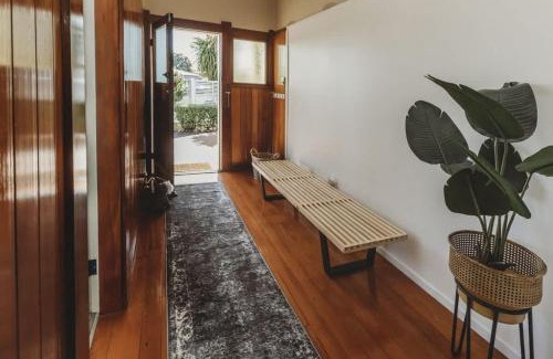 Fitzroy House | Ropiha Retreat Close To Fitzroy Beach