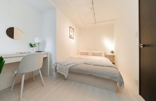 Nishiazabu Apartment | Roppongi 2 bedrooms 3 beds Large living room