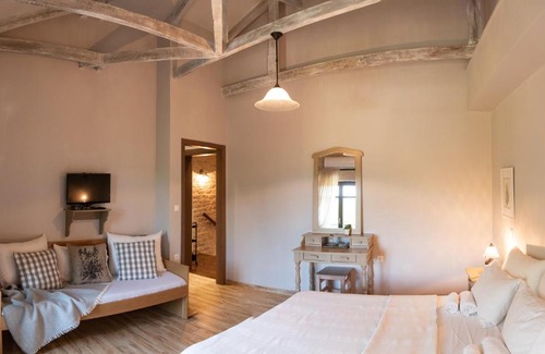 Doliana Bed & Breakfast | Roptro