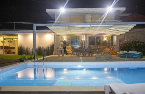 Vieira do Minho Villa | Roque Village by Gerês Casas