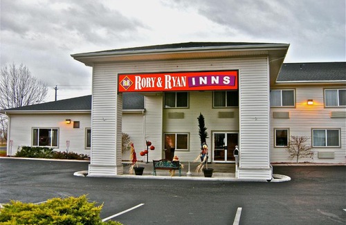 Hines Hotel | Rory & Ryan Inn