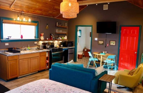 Margaretville House | Rosa Cottage and Guesthouse - your own compound 10 min to skiing. Pet Friendly!