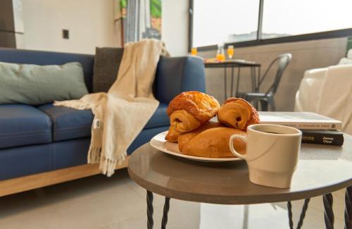 Estadio Apartment | Rosa Negras Cozy Stadio Suite with Jacuzzi