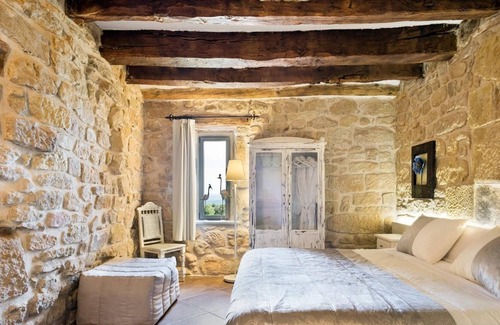Tora Villa | Rosa Puigfvallferosa 561.356