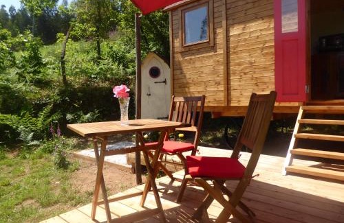 Pedrogao Grande House | Rosa the Cosy Cabin - Gypsy Wagon - Shepherds Hut, RIVER VIEWS Off-grid eco living