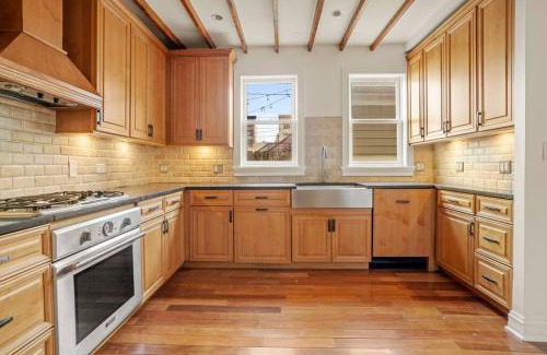 Roscoe Village House | Roscoe Village Family Hideaway