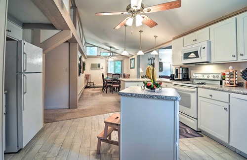 Higgins Lake Cabin | Roscommon Cabin w/Fire Pit: Walk to Higgins Lake!