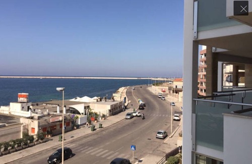 Municipio 3 Apartment | Rosé 60-terrace by the sea