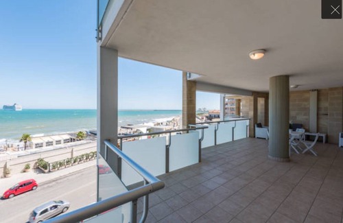 Municipio 3 Apartment | Rosé 60-terrace by the sea