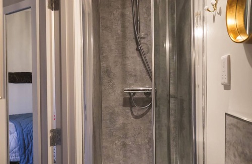 Godalming Hotel | Rose and Crown