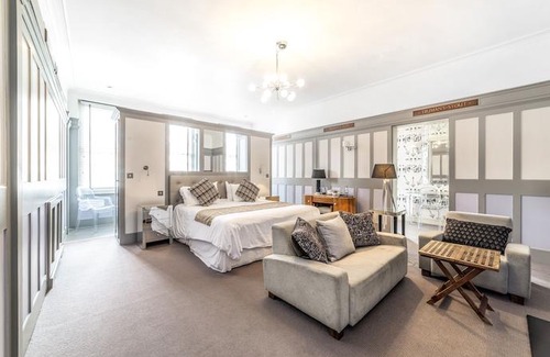 Clissold Hotel | Rose and Crown Stoke Newington