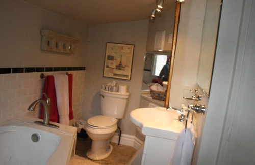 Hamilton Bed & Breakfast | Rose Arden Bed & Breakfast