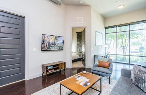 The Galleria Apartment | Rose at the Millennium - Stylish 1 BR in Houston