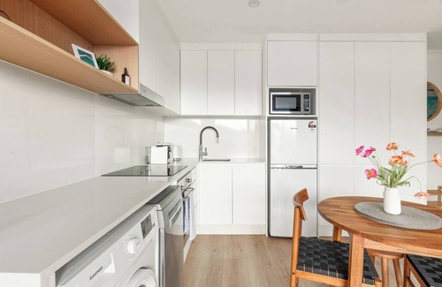 Rose Bay Apartment | Rose Bay Horizon Breezy Living near Beach and Ferry