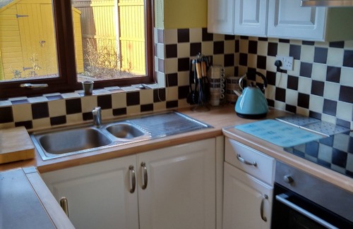 Oulton Broad House | Rose Bungalow In Carlton Colville