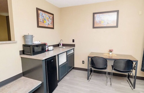 Jennings Lodge Hotel | Rose City Inn and Suites