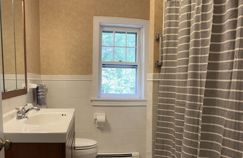 Circleville House | Rose Cottage: A Catskills Retreat in the Woods