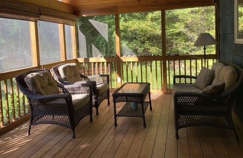 Circleville House | Rose Cottage: A Catskills Retreat in the Woods