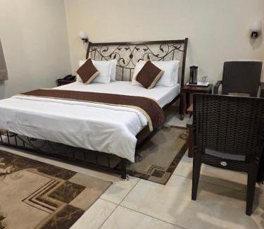 Mount Abu House | Rose Cottage - A Heritage Retreat