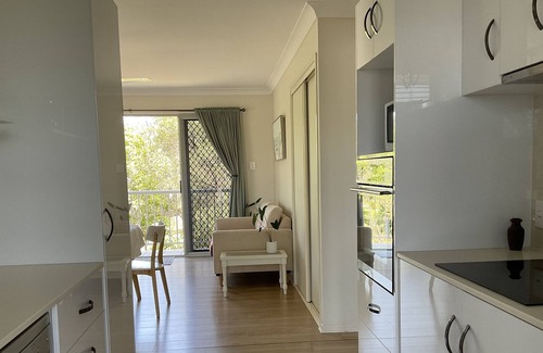 Banyo House | Rose Cottage - A quiet getaway in Banyo