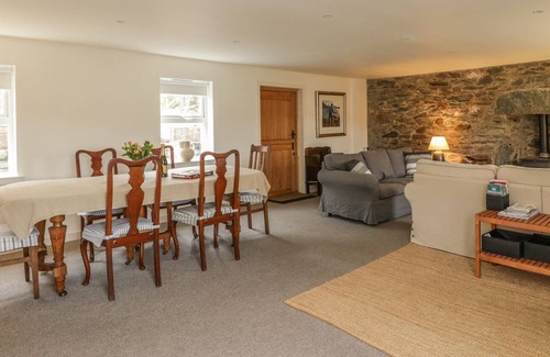 Strachur Cottage | ROSE COTTAGE, family friendly, with open fire in Strachur