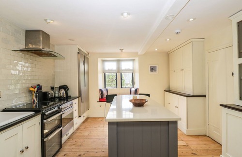 Corsham Cottage | ROSE COTTAGE, family friendly, character holiday cottage in Corsham