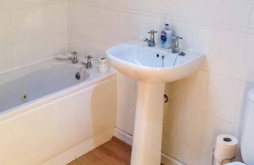Llandyrnog Cottage | ROSE COTTAGE, family friendly, with hot tub in Llandyrnog
