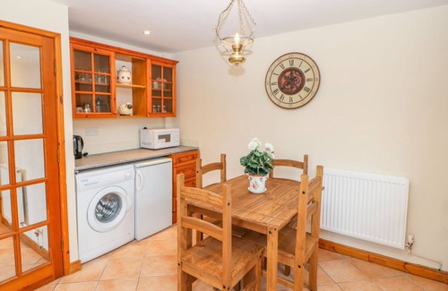 Winston Cottage | ROSE COTTAGE, family friendly, character holiday cottage in Winston